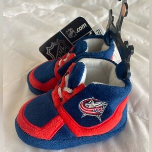 Columbus Bluejackets baby slippers. Size 12-24m NWT